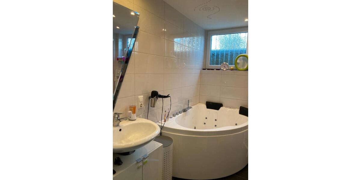 Etagenwohnung Bonn Friesdorf - 3.5 Zimmer, 110 m&sup2;, 399.000&euro; | Angebot:25418193