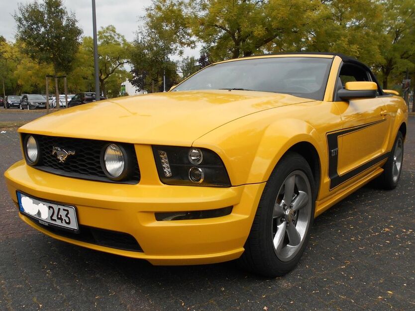 Ford Mustang 251.000 km 12.900 € Leichlingen 42799