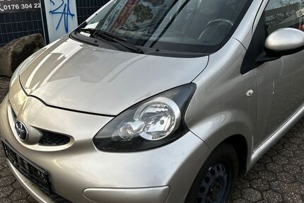 Toyota Aygo (X) 162.000 km 2.499 &euro; Köln 51145