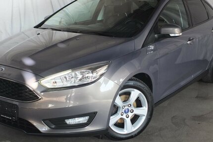 Ford Focus KLIMAUTOMATIK PARKPILOT 4-TÜRIG 118.919 km 6.998 € Köln 50858