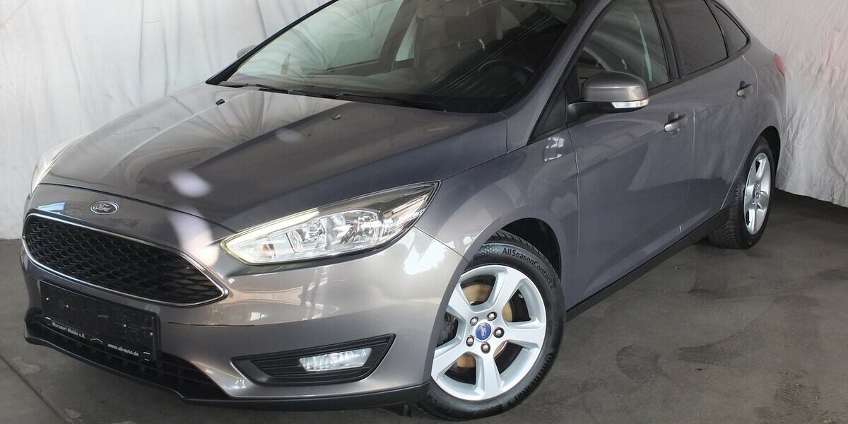 Ford Focus KLIMAUTOMATIK PARKPILOT 4-TÜRIG 118.919 km 6.998 € Köln 50858