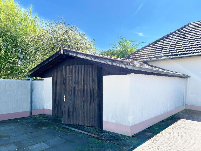 Platz für Ideen – kompakte Halle (Garage) mit Potenzial in Troisdorf-Mitte