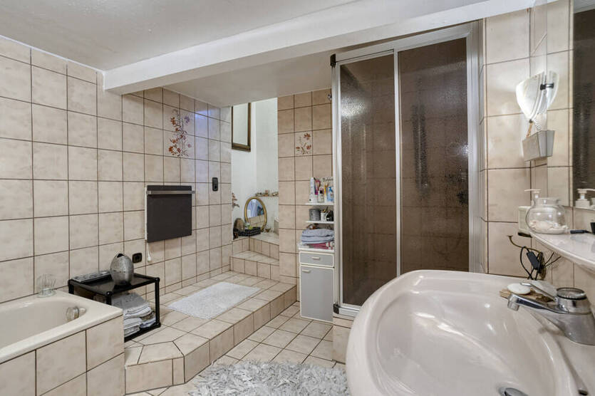 Außergewöhliches Anwesen mit mehreren Häusern mitten in der Natur 6 zimmer