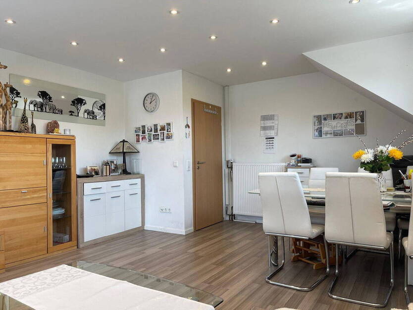 Modernisierte Doppelhaushälfte mit einer Praxis in Troisdorf Altenrath