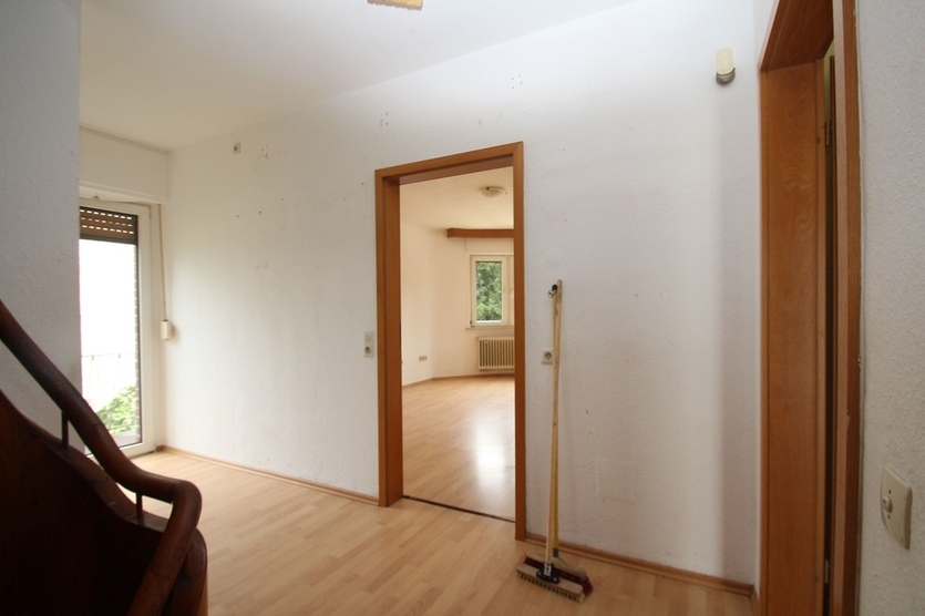 Stilvoll wohnen auf zwei Etagen – Maisonette-Wohnung mit 6 Zimmern, 2 Balkonen und Wintergarten in Hürth-Gleuel!