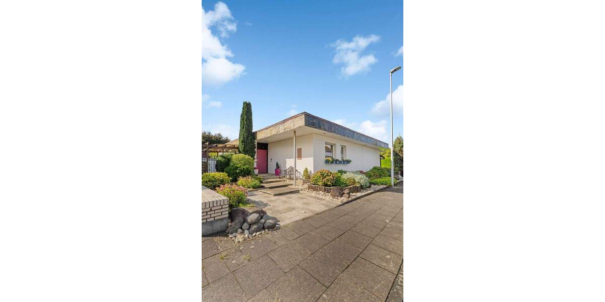 Bungalow Dormagen Hackenbroich - 8 Zimmer, 239 m&sup2;, 549.000&euro; | Angebot:26230626