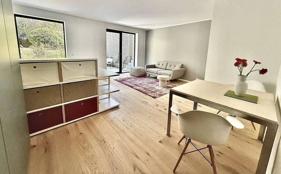 Möblierte EinraumWohnung in exklusiver Wohnlage am Rhein in Wittlaer