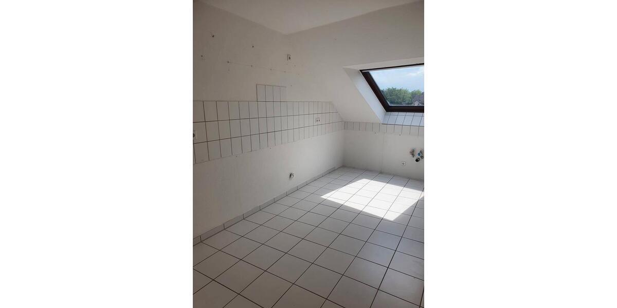 Gemütliche Dachgeschosswohung in zentraler Lage von Solingen- Wald 2 zimmer