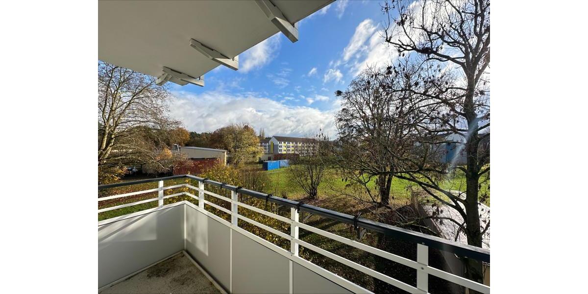 Praktisch geschnittene 2-Zimmer-Wohnung mit Balkon! zimmer