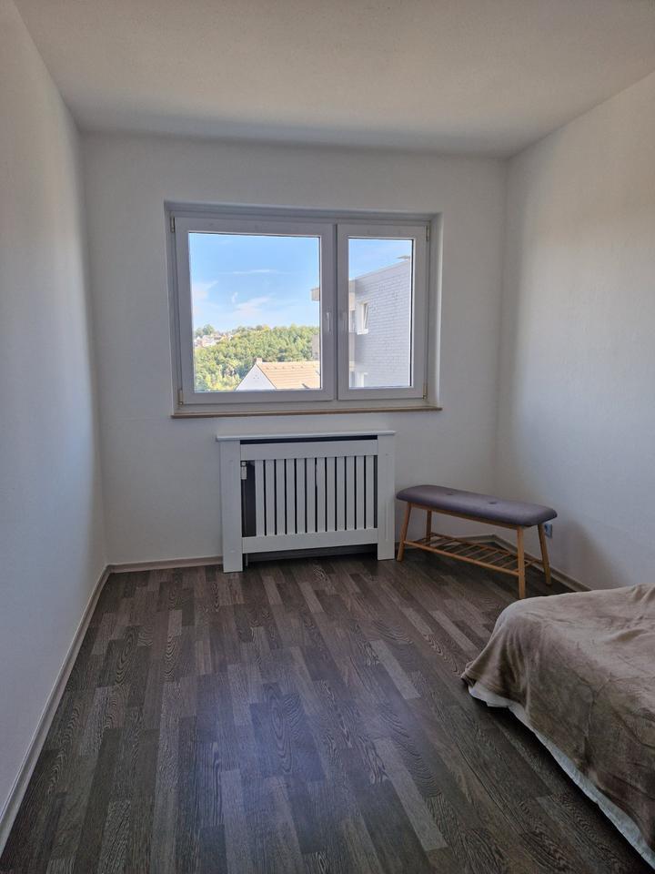 Modern & bezugsbereit: 3-Zimmer-Wohnung mit Balkon und Garage zimmer