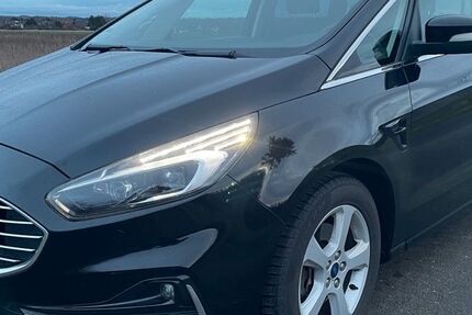 Ford S-Max 99.800 km 17.400 € Alfter 53347