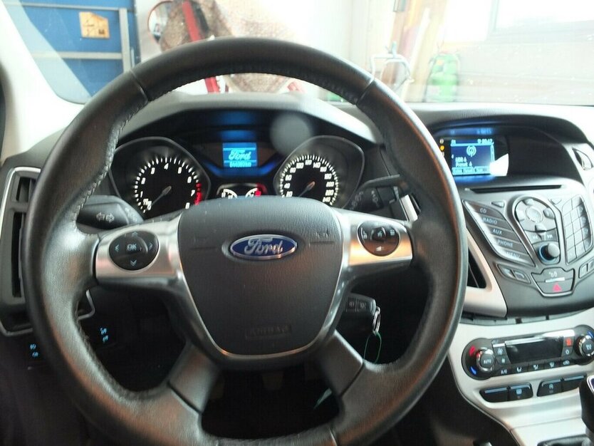 Ford Focus CHAMPIONS EDITION 5-TÜRIG orig.53.215 km ! 53.215 km 8.298 € Köln 50858