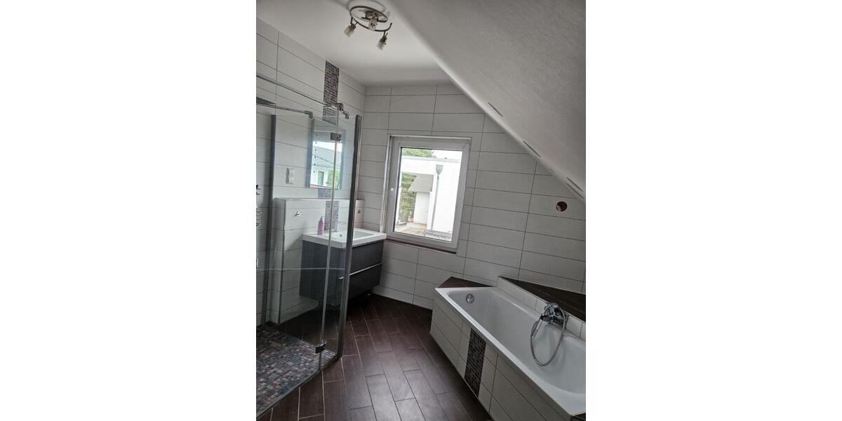 Einfamilienhaus Wesseling - 7.5 Zimmer, 222 m&sup2;, 3.190&euro; | Angebot:26154323