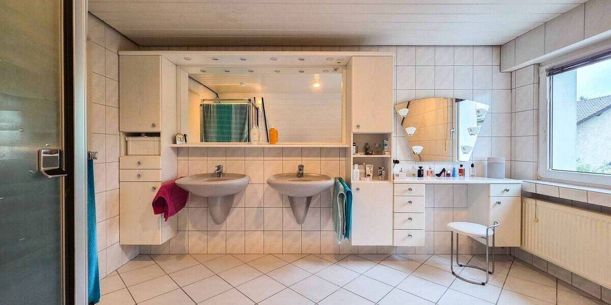 Mehrfamilienhaus, Wohnhaus Troisdorf Bergheim - 8 Zimmer, 204 m&sup2;, 449.000&euro; | Angebot:26204644