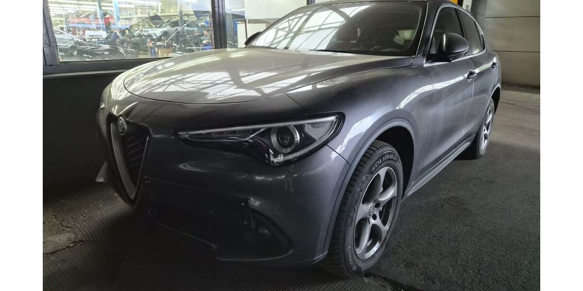 Alfa Romeo Stelvio 155.887 km 9.390 &euro; Köln 51103