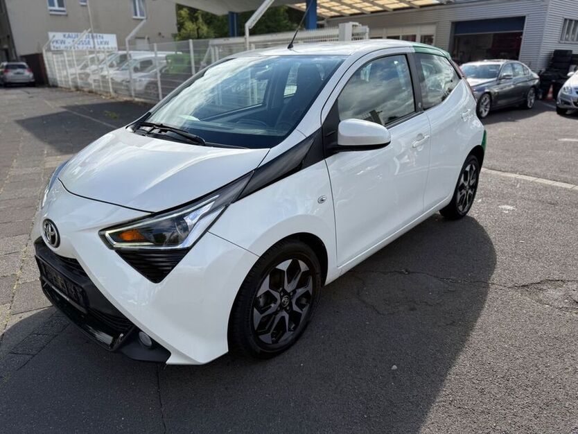 Aygo (X)