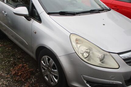 Opel Corsa 128.000 km 1.900 &euro; Bonn 53175