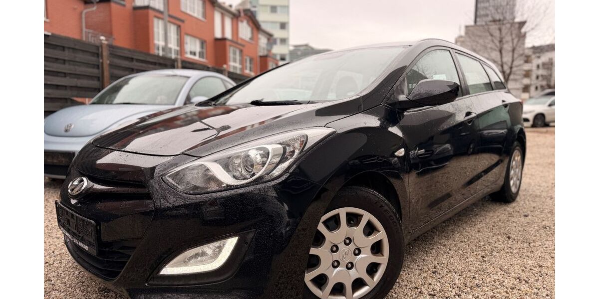 Hyundai i30 180.000 km 4.950 &euro; Köln 50674