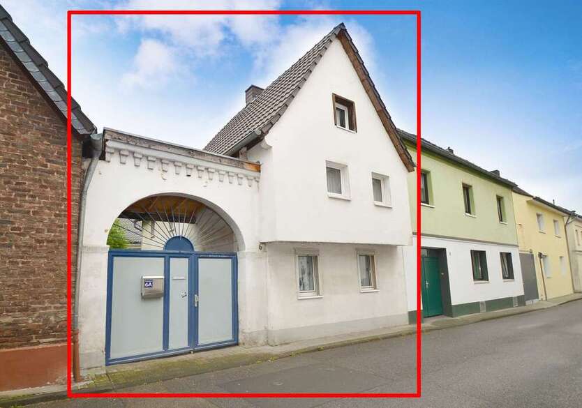 Haus zum Kaufen in Köln Zündorf 249.000 € 110 m² 5 zimmer