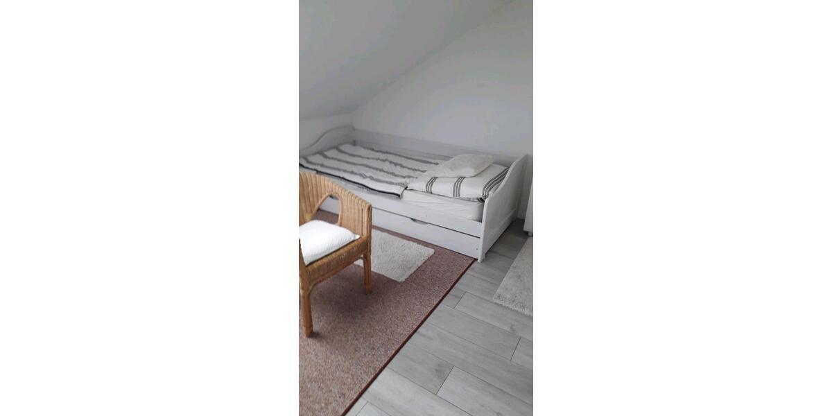 Dachgeschoßwohnung Rösrath - 1 Zimmer, 60 m&sup2;, 800&euro; | Angebot:24720314