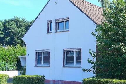 Wunderschönes, großes Grundstück mit freistehendem Einfamilienhaus und Garage (Revitalisierungsbedarf) in Köln-Fühlingen Traumlage mit hohem Erholungswert! zimmer