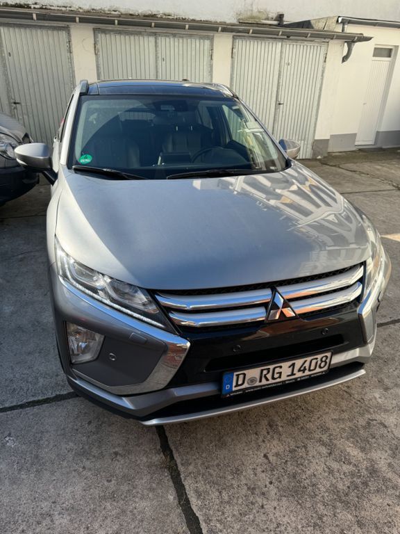 Mitsubishi Eclipse Cross 90.100 km 16.000 € Düsseldorf 40215