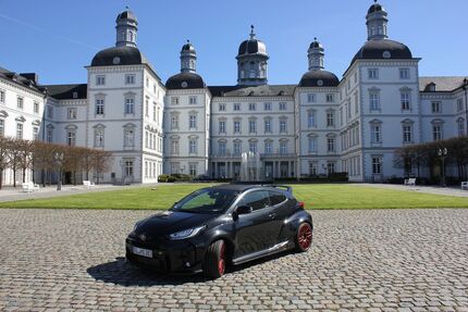 Toyota Yaris 28.000 km 37.900 &euro; Bergisch Gladbach 51429