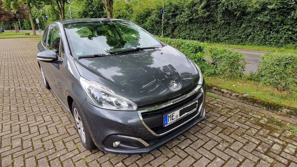 Peugeot 208 127.000 km 4.500 € Erkrath 40699