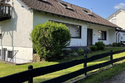 Einfamilienhaus mit EinliegerWohnung - 3505 qm² Grundstück