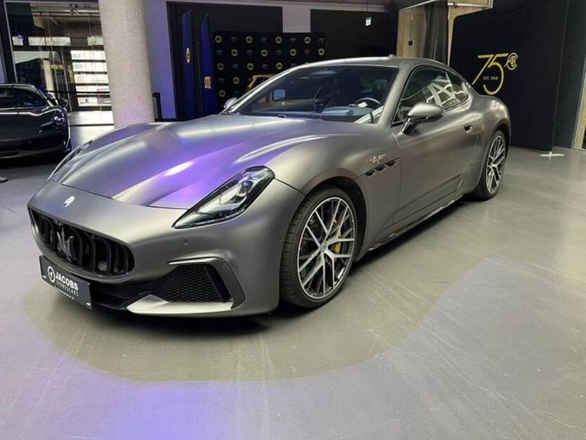 Maserati Granturismo 18.300 km 164.980 € Köln 50829