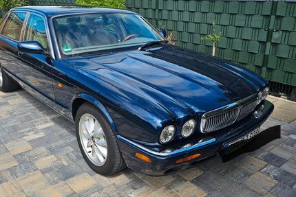 Jaguar XJ 188.000 km 10.700 € BONN 53127