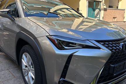 Lexus UX 16.760 km 23.600 &euro; Köln 50767