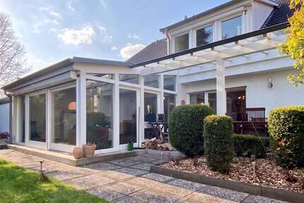 Haus Hennef (Sieg) - 8 Zimmer, 225 m&sup2;, 3.200&euro; | Angebot:27679975