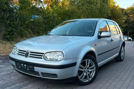 VW Golf 220.000 km 2.500 &euro; Solingen 42657