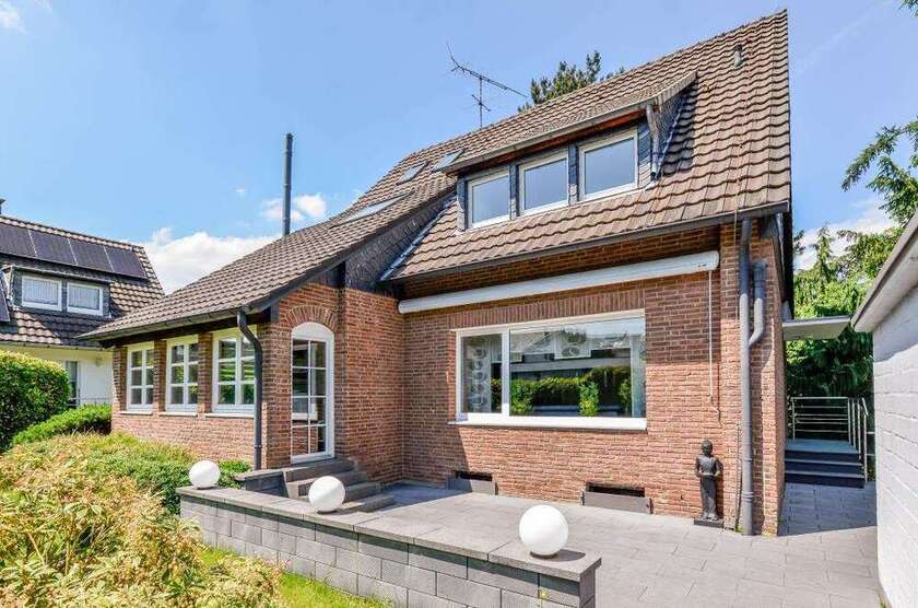Haus zum Kaufen in Leverkusen 598.000 € 158 m²