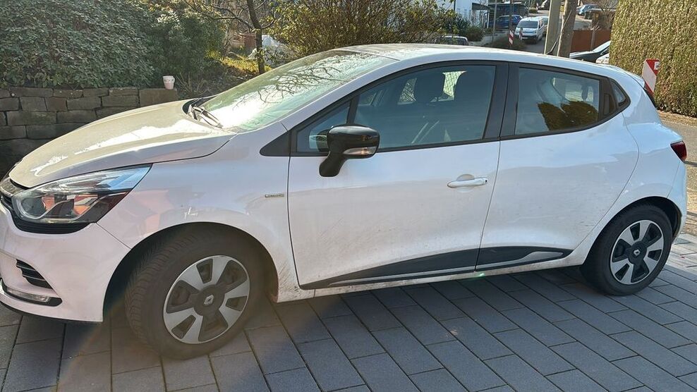 Renault Clio 71.698 km 8.100 € Overath 51491