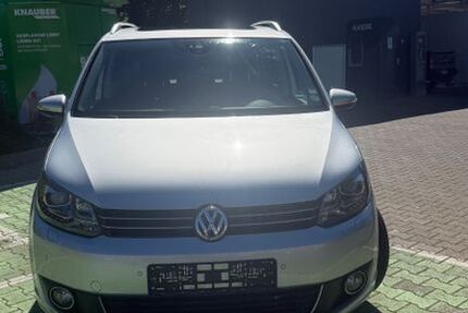 VW Touran 176.000 km 11.499 &euro; Bonn 53225