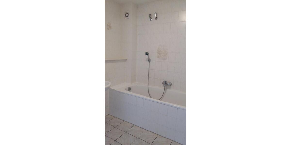 Attraktive Dachgeschoßwohnung, 2,5 Zimmer, Küche Diele Bad Balkon zimmer