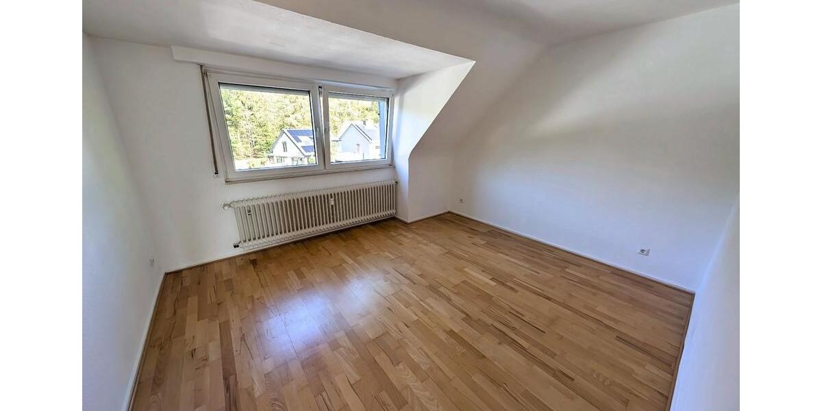 Dachgeschoßwohnung Köln Porz - 3 Zimmer, 80 m&sup2;, 1.200&euro; | Angebot:27621872