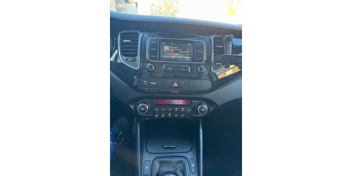 Kia Carens 31.000 km 10.800 &euro; Haan 42781