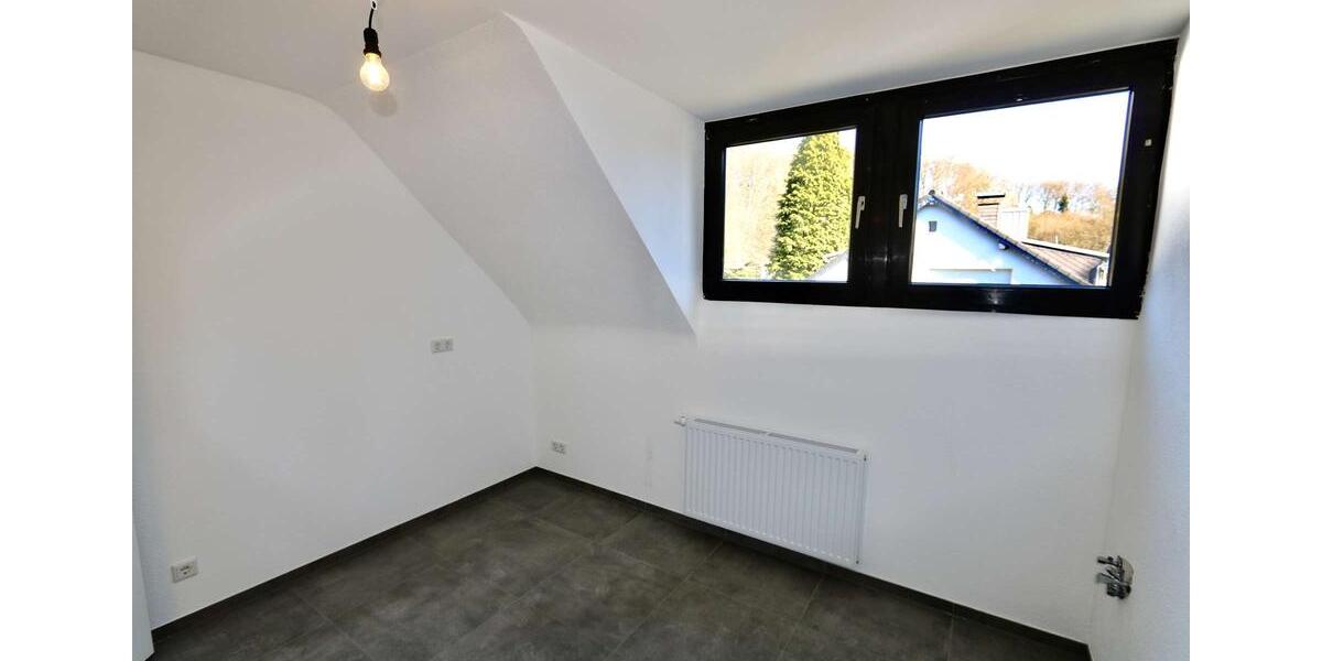 Dachgeschoßwohnung Overath - 3 Zimmer, 90 m&sup2;, 855&euro; | Angebot:25506990