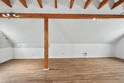 Haus Köln Mülheim - 4 Zimmer, 150 m&sup2;, 1.500&euro; | Angebot:26259148