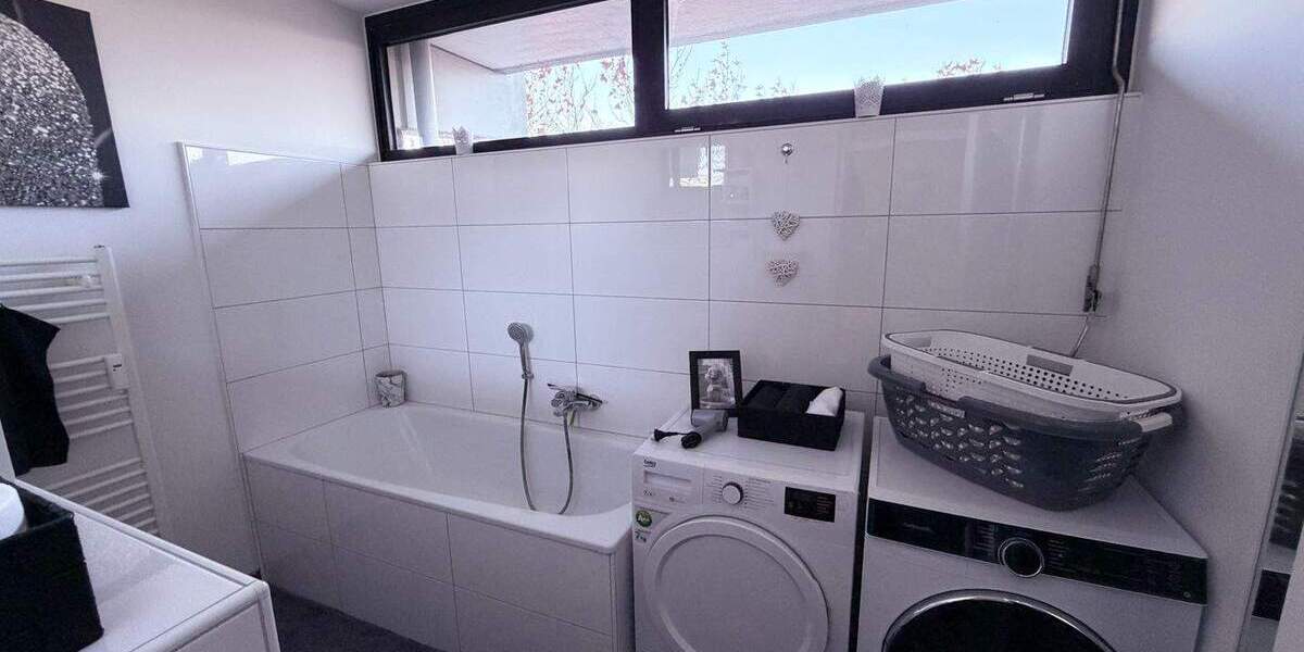 Hochwertig sanierte 3-Zimmer-Wohnung mit 2 Balkonen und 2 Badezimmern in Köln-Westhoven 3 zimmer