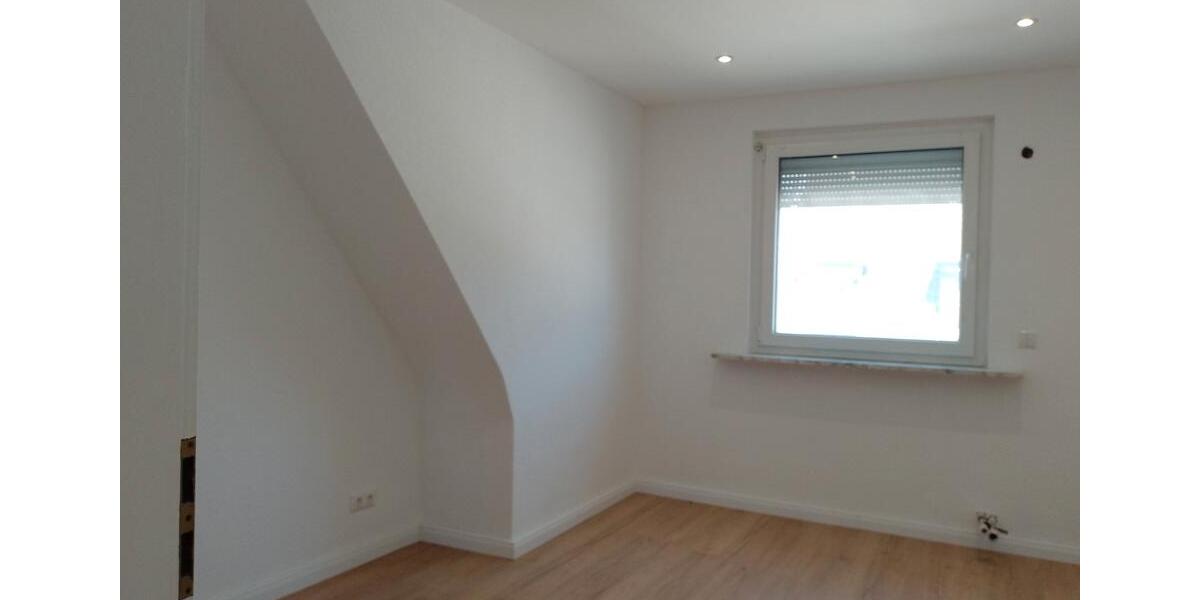 Dachgeschoßwohnung Köln Kalk - 3 Zimmer, 71 m&sup2;, 1.350&euro; | Angebot:26367904