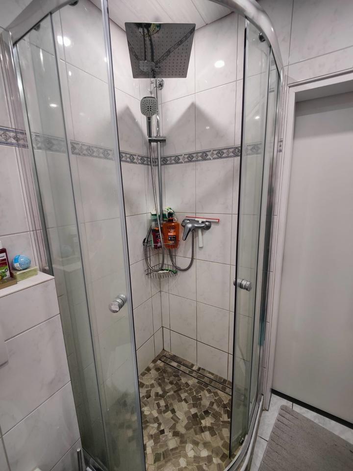 Moderne 4-Zimmer-Wohnung mit Glasfaser, Klimaanlage & Top-Ausst.
