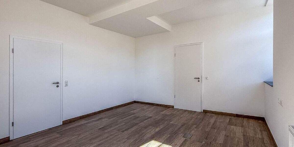 Gewerbeobjekt Overath Untereschbach - 6 Zimmer, 133 m&sup2;, 185.000&euro; | Angebot:25706570