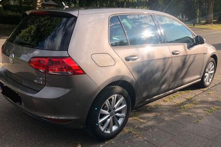 VW Golf 77.306 km 11.900 &euro; Sankt Augustin 53757