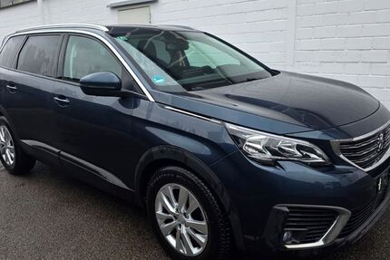 Peugeot 5008 211.000 km 11.650 € Köln 51149