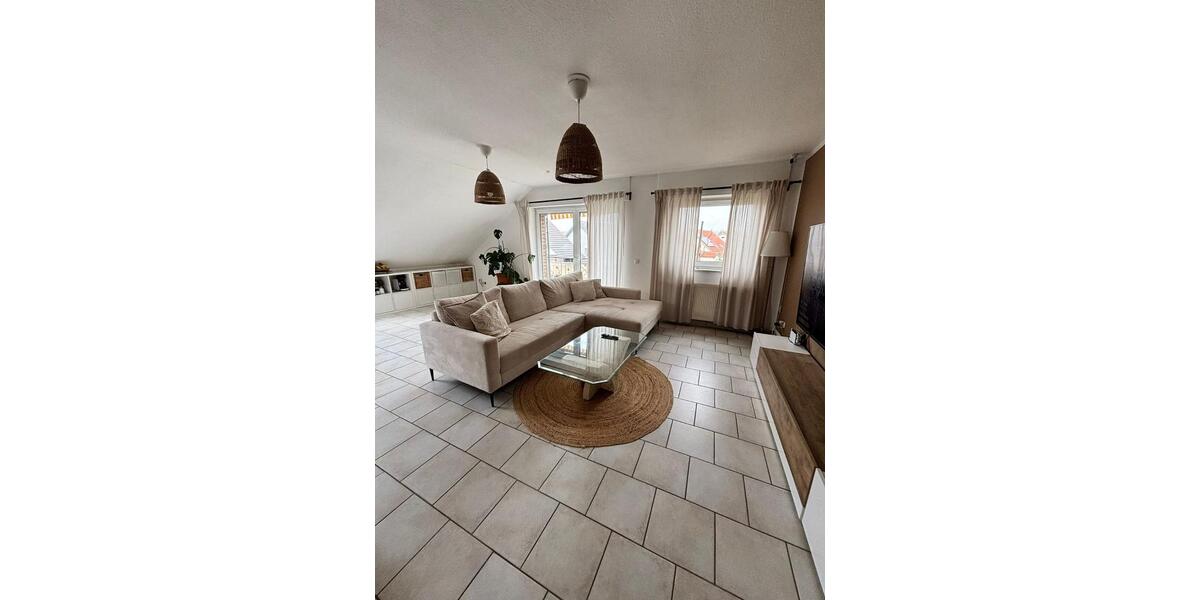 Dachgeschoßwohnung Bedburg - 3 Zimmer, 82 m&sup2;, 730&euro; | Angebot:26265906