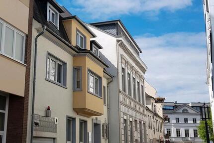 Haus Siegburg - 16 Zimmer, 350 m&sup2;, 970.000&euro; | Angebot:27131187